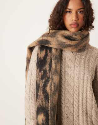 woven scarf with fluffy leopard design-Multi