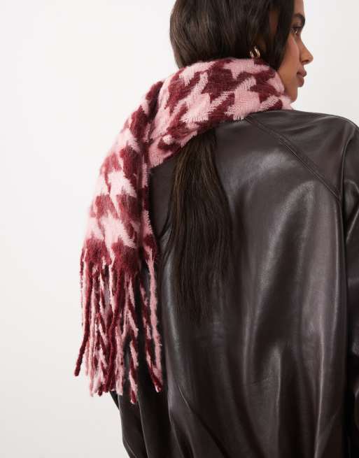ASOS DESIGN woven scarf with houndstooth in pink, 3 of 3