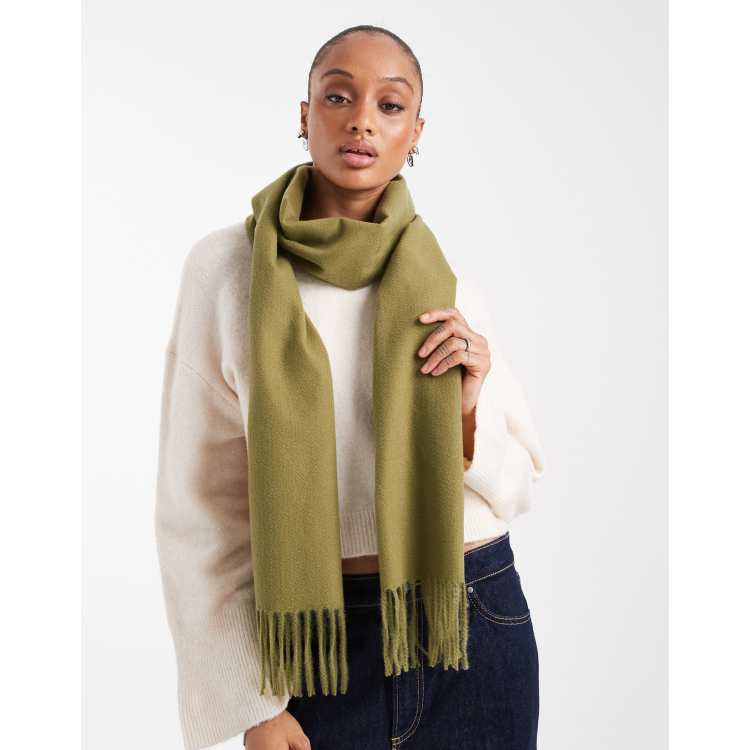 208913137-1-olive?$n_750w$&wid
