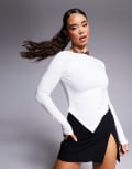 [ASOS DESIGN] ASOS DESIGN wrap button detail asymmetric top in white M WHITE