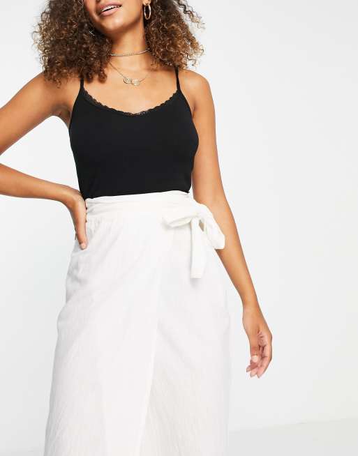 ASOS DESIGN wrap midaxi skirt with wrap around tie detail in white, 3 of 4