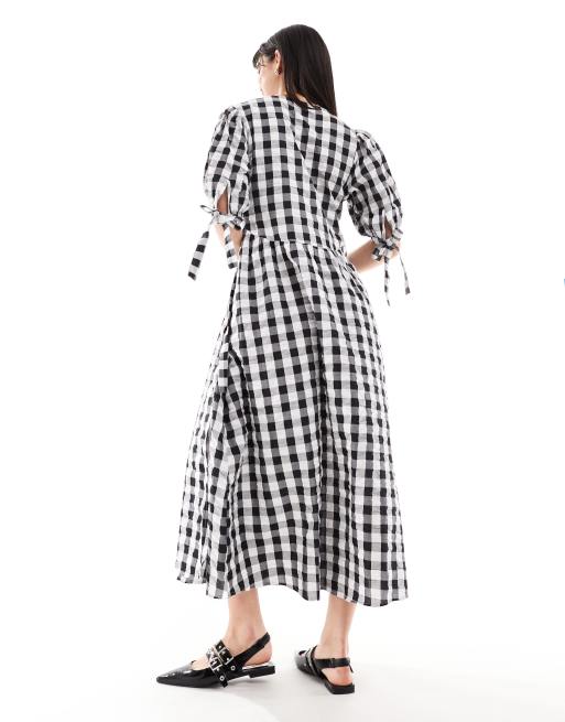 ASOS DESIGN wrap midi smock dress in mono gingham, 4 of 4