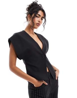 wrap vest in black