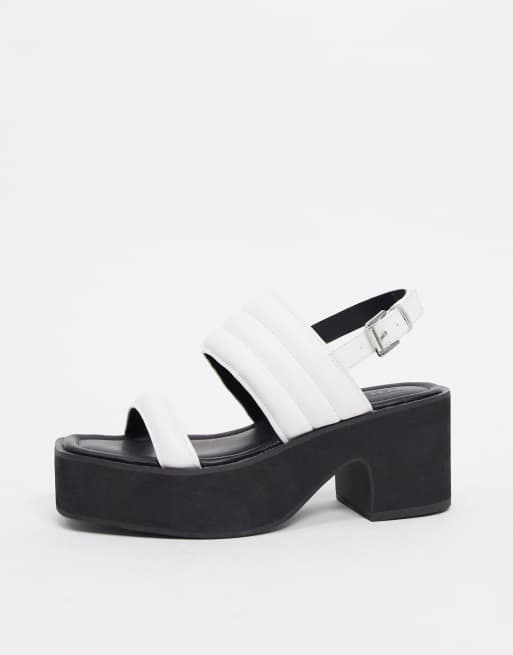 ASOS DESIGN - Wright - Sandalen met dikke zool en hak in wit met brede pasvorm, 2 van 4