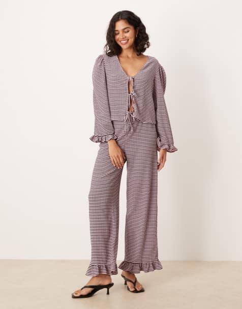 ASOS DESIGN – Wykończone falbanką spodnie z szerokimi nogawkami w czarno-różową kratkę vichy, część zestawu - view 1