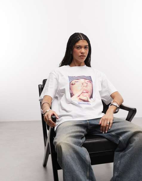 ASOS DESIGN X BILLIE EILISH - Ruimvallend T-shirt met officiële merch-print in wit - view 1