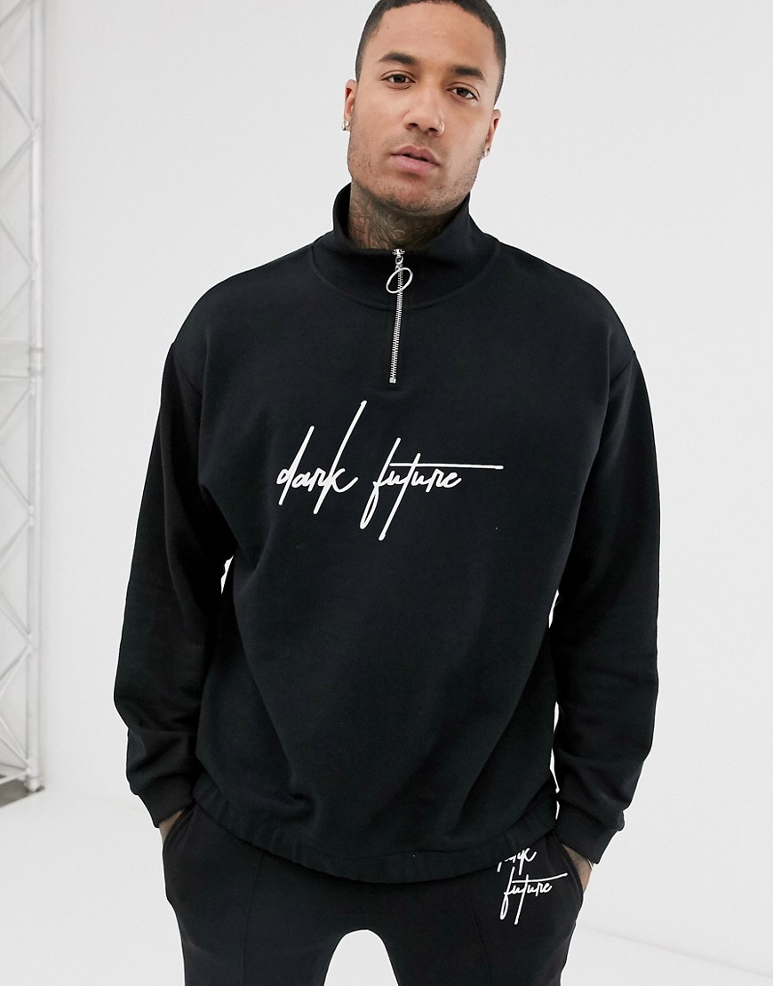 ASOS DESIGN x Dark Future - Oversized  sweatshirt med ståkrave og logoprint på brystet - Del af sæt-Sort