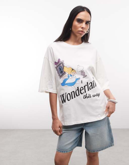 ASOS DESIGN x Disney – T-Shirt mit „Alice in Wonderland“-Grafik, 2 von 4