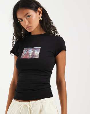 Asos Design X Gossip Girl Official License Merch T-shirt In Black