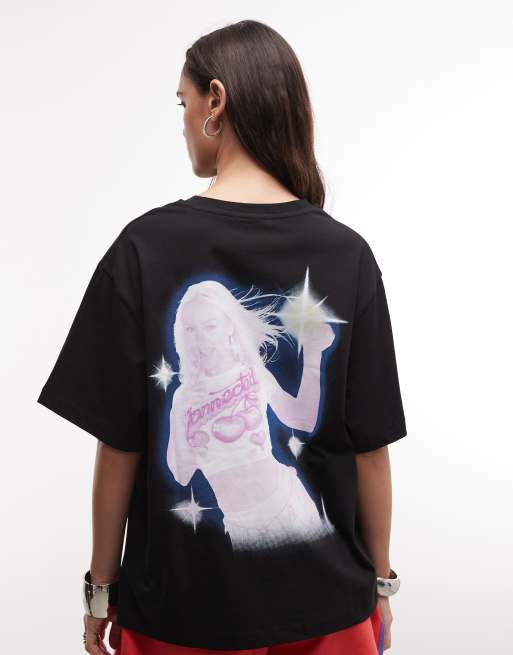 ASOS DESIGN X Z. Larsson - Sort oversized T-shirt med licenseret print - Officielt merch, 3 af 4