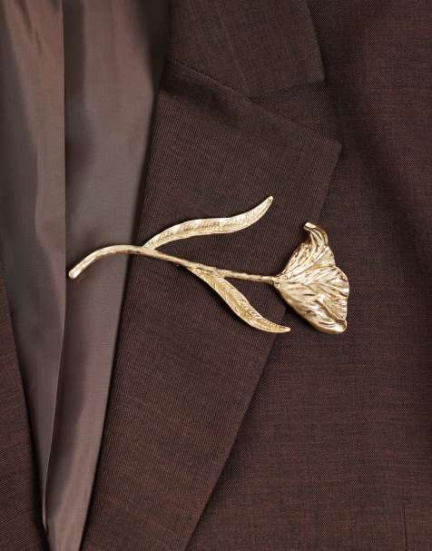 ASOS DESIGN XL flower brooch in gold tone - view 1