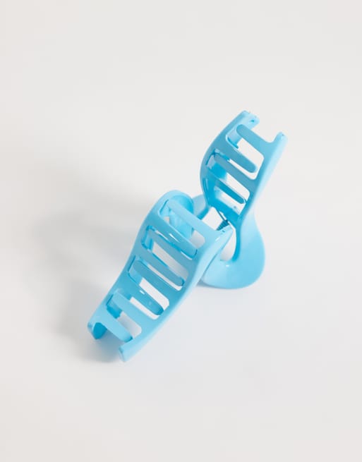 ASOS DESIGN XL hair claw with wave detail in turquoise blue, 2 of 3