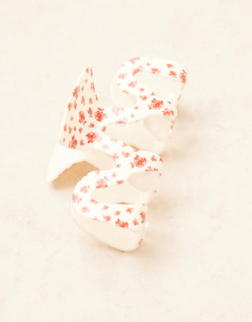 ASOS DESIGN XL wiggle shaped hair claw in delicate floral print, 2 of 3