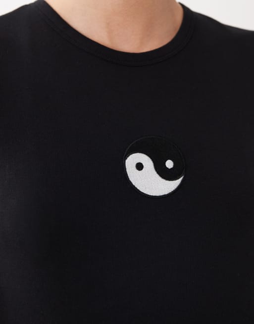 ASOS DESIGN yin yang embroidery baby tee in black, 2 of 4