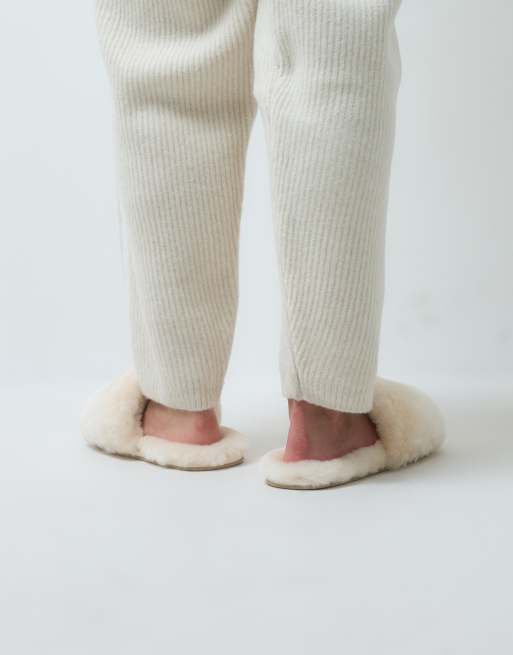 ASOS DESIGN Zable premium sheepskin slippers in cream, 4 of 4
