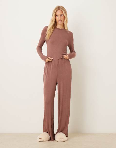 ASOS DESIGN - Zacht geborstelde loungetop met lange mouwen in bruin - view 1