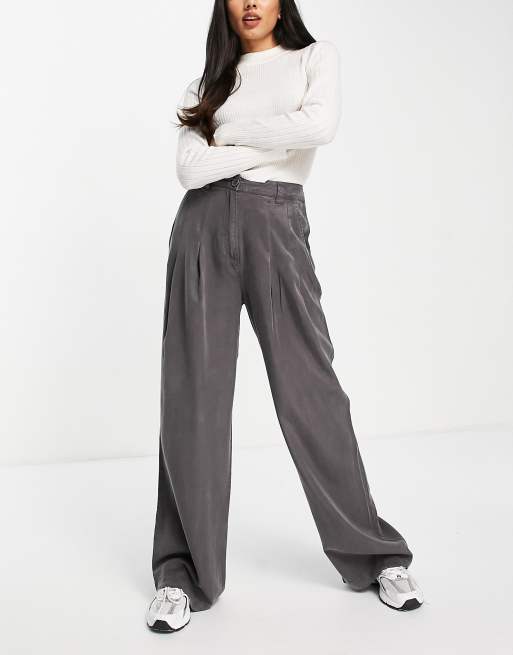ASOS DESIGN - Zachte broek met wijde pijpen in grijs