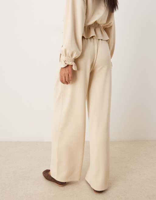 ASOS DESIGN - Zachte cupro joggingbroek met superwijde pijpen in stone, 4 van 5