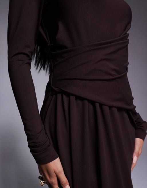 ASOS DESIGN - Zachte gedrapeerde maxi-jurk met lange mouwen in chocoladebruin, 4 van 4
