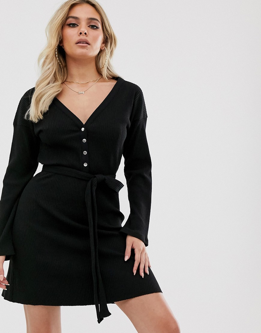 ASOS DESIGN - Zachte geribbelde mini-jurk met lange mouwen en ceintuur in zwart
