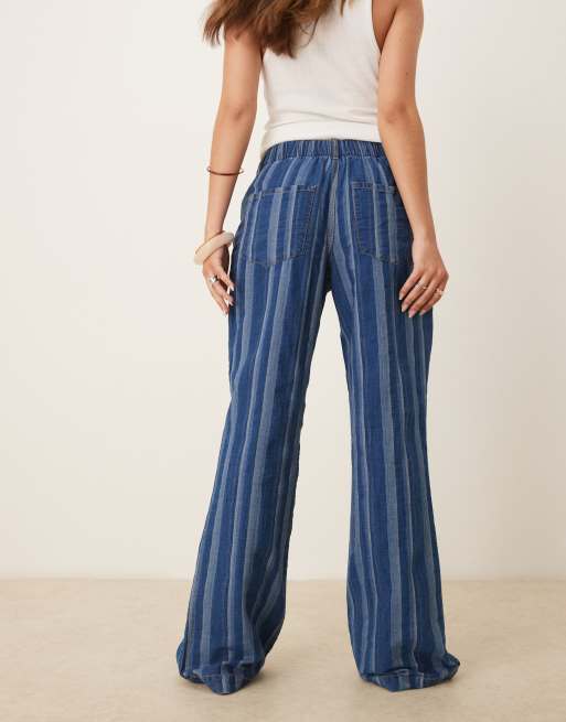 ASOS DESIGN - Zachte gestreepte jeans met wijde pijpen in blauw, 3 van 5