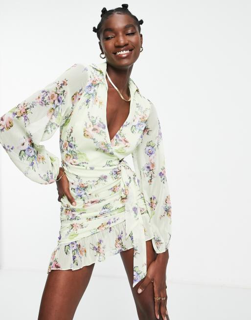 ASOS DESIGN - Zachte mini jurk met overslag, ballonmouwen en bloemenprint in vaalgroen