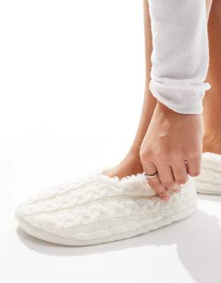 Zakki cable knit sock slippers in cream-White