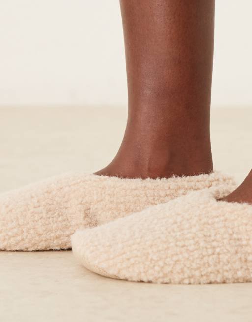 ASOS DESIGN Zakki ribbed teddy slippers in cream