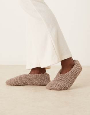 Asos Design Zakki Ribbed Teddy Slippers In Brown