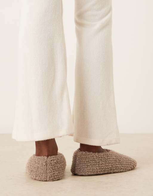 ASOS DESIGN Zakki ribbed teddy slippers in gray