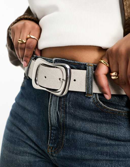 ASOS DESIGN – Zamszowy pasek z falowaną klamrą , 2 z 4