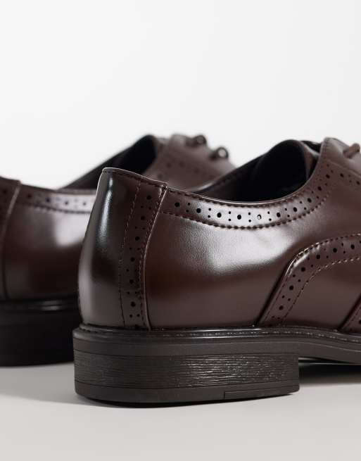 ASOS DESIGN zapatos Oxford con cordones en marrón, 4 de 5