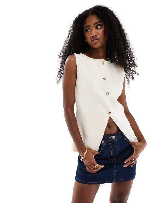 ASOS DESIGN – Zapinana na złote guziki dzianinowa kamizelka w kolorze ecru