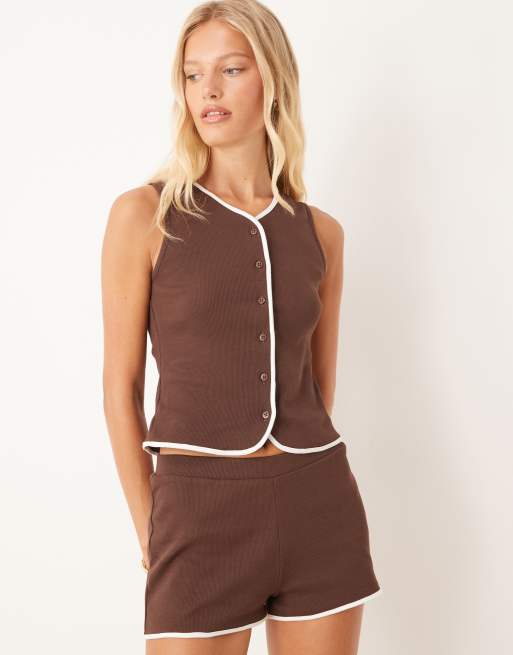 ASOS DESIGN – Zapinany na guziki brązowy top z kontrastowymi lamówkami, część zestawu