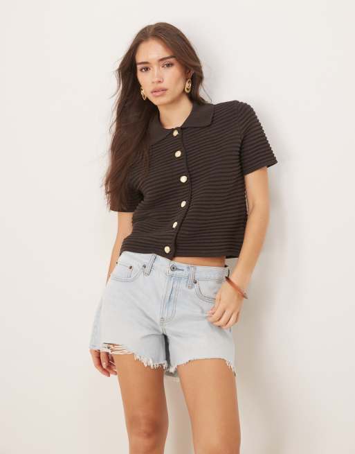ASOS DESIGN – Zapinany na guziki w kształcie muszli czekoladowy kardigan z krótkim rękawem i ozdobnym ściegiem