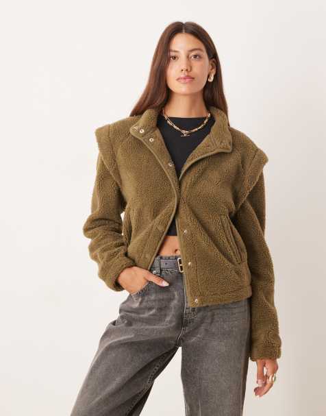 ASOS DESIGN – Zapinany na zamek polar ze sztucznego kożuszka z podkreślonymi ramionami w kolorze zgniłej zieleni - view 1