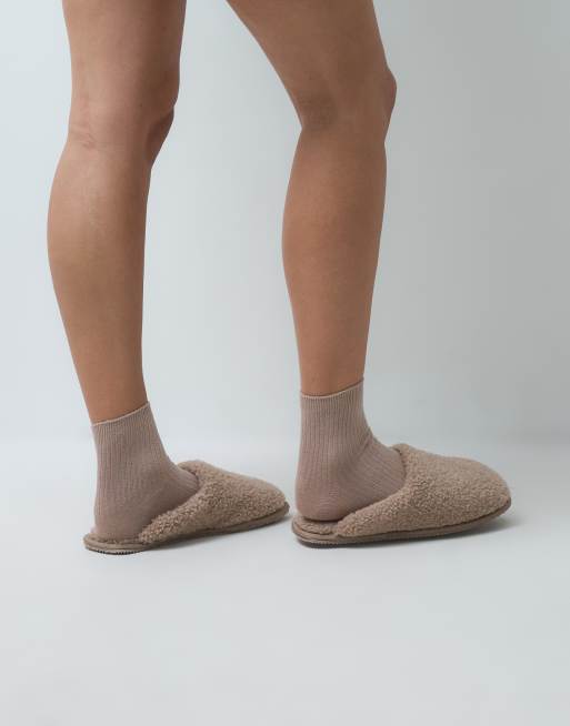 ASOS DESIGN Zaria chaussons fermés en borg taupe, 4 de 4