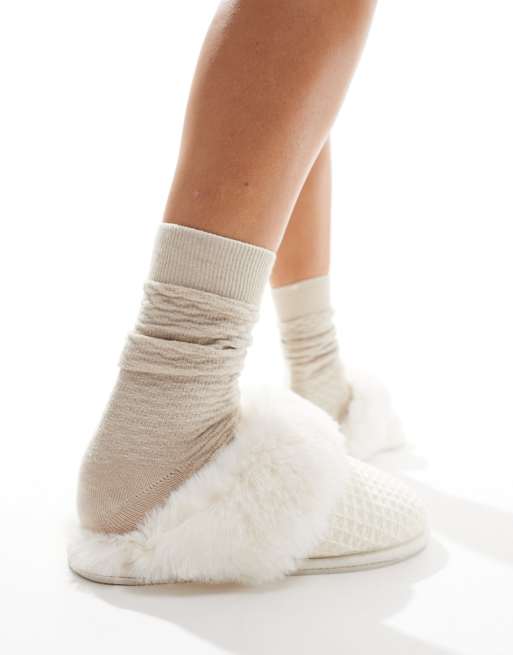 ASOS DESIGN Zaria waffle detail mule slippers in cream, 2 of 4