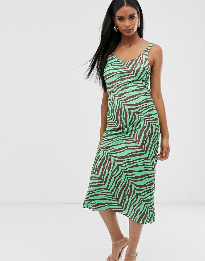 ASOS DESIGN – Zebramönstrad, midilång slipklänning i satin med djup halsringning-Flerfärgad