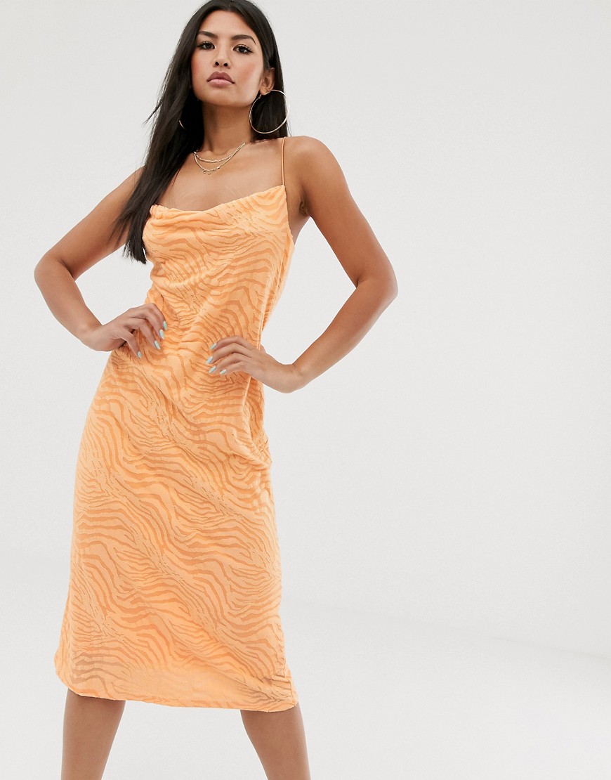 ASOS DESIGN – Zebramönstrad slipklänning i midimodell med draperande ringning-Flerfärgad