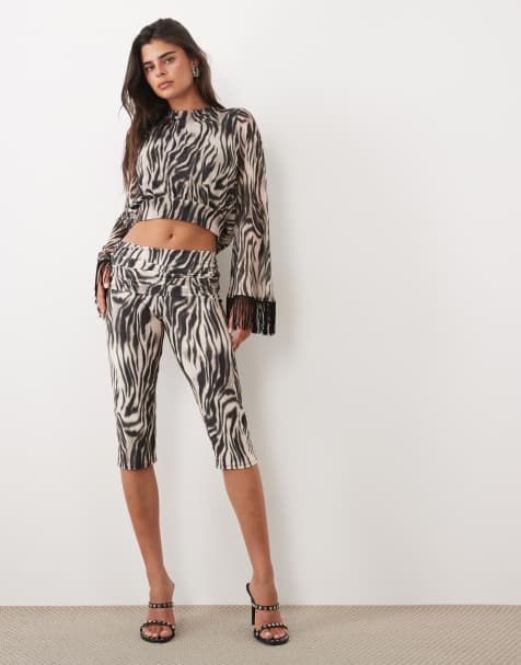 ASOS DESIGN – Zebramönstrat set med capribyxor och topp med fransar och utställda ärmar - view 1