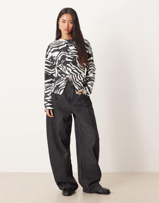 ASOS DESIGN – Zebrarandig topp med omlottdesign, långa ärmar och markerad midja, 2 av 4