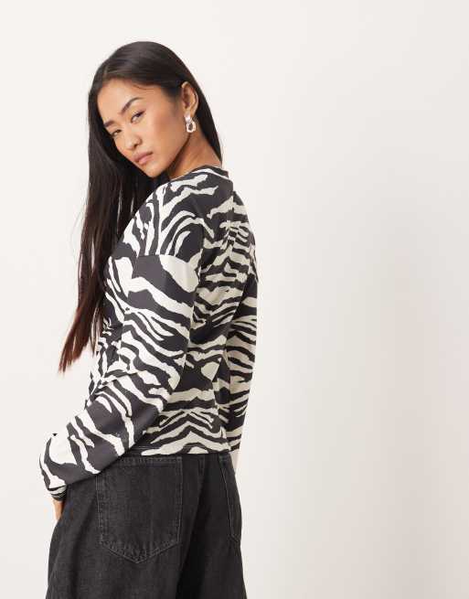 ASOS DESIGN – Zebrarandig topp med omlottdesign, långa ärmar och markerad midja, 4 av 4