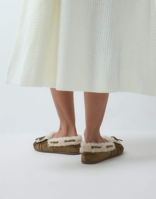 ASOS DESIGN Zella Mokassin-Hausschuhe in Taupe aus Velourslederimitat, 2 von 4
