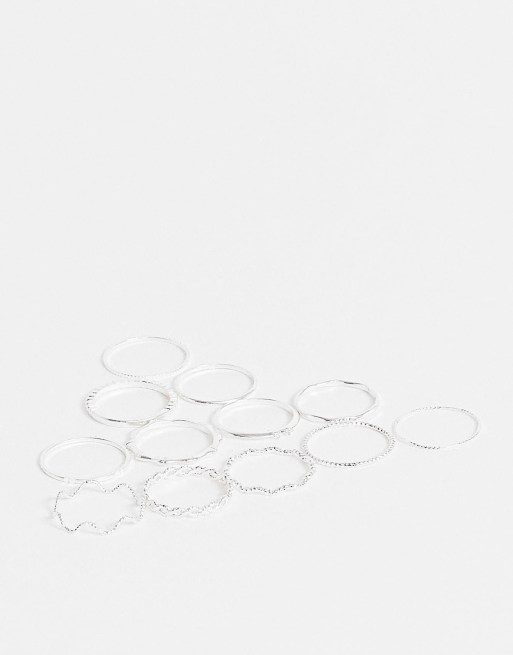 ASOS DESIGN - Zestaw 12 skręconych pierścionków z grawerowaniem w odcieniu srebrnym