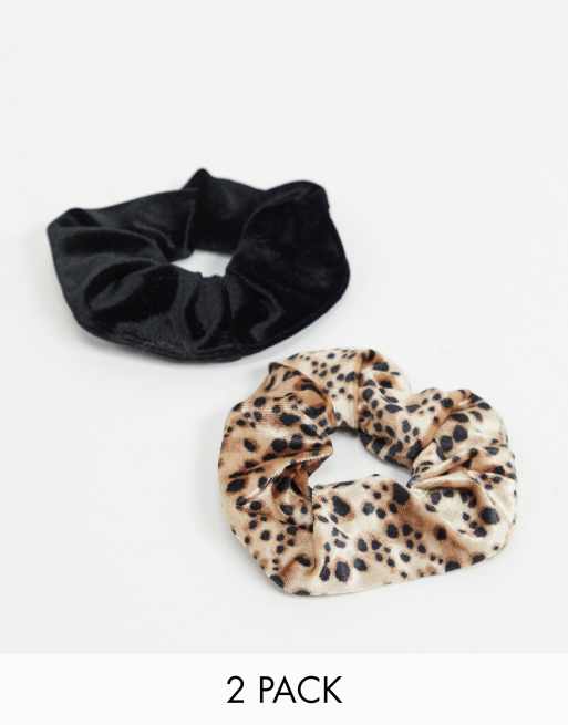 ASOS DESIGN – Zestaw 2 aksamitnych gumek typu scrunchie, cętki/czarny