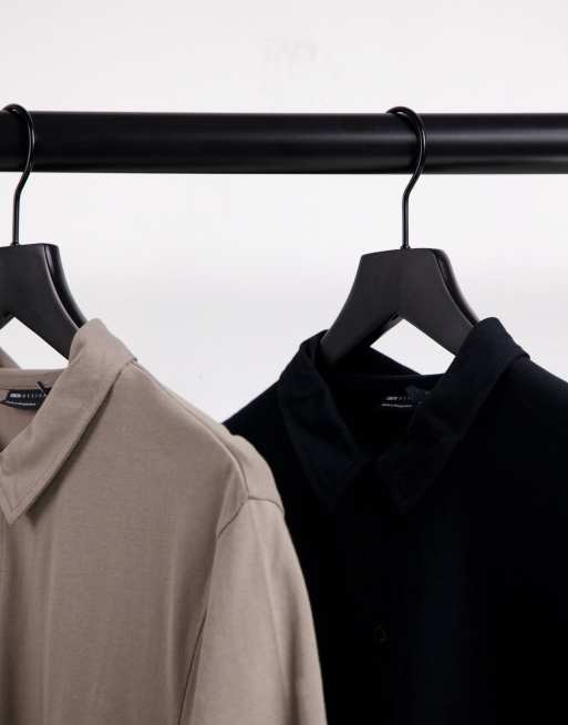 ASOS DESIGN – Zestaw 2 dżersejowych koszul w kolorach czarnym i brązowym, 3 z 4