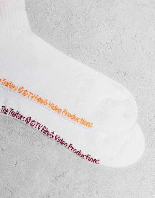 ASOS DESIGN – Zestaw 2 par białych skarpetek z nadrukami, 2 z 3