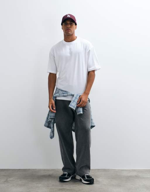 ASOS DESIGN – Zestaw 2 T-shirtów basic o kroju oversize w kolorze białym i czarnym, 2 z 5
