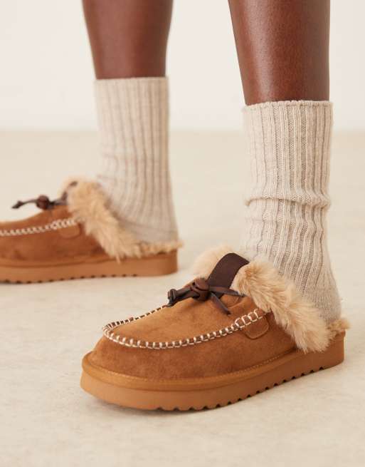 ASOS DESIGN – Zeta – Ljusbruna mockasintofflor med öppen häl i mockaimitation, 2 av 4
